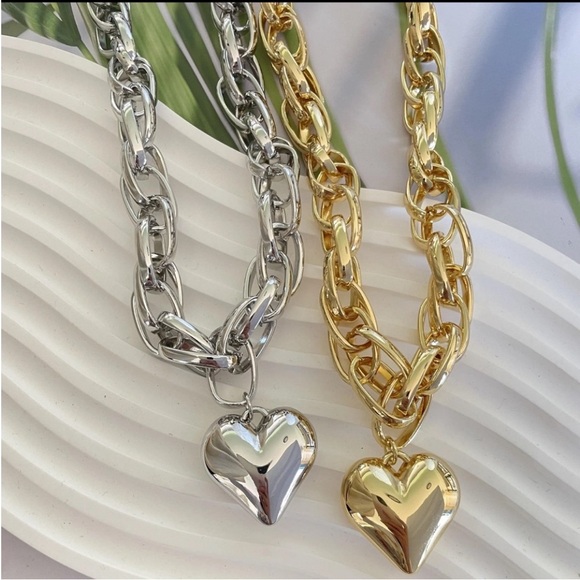 🌟SILVER Chunky Heart Pendant Choker Necklace🌟NEW Costume Jewelry - Picture 4 of 6